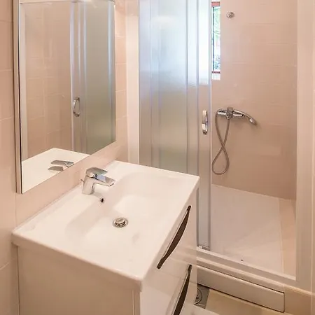 Ana 1 Apartment Malinska