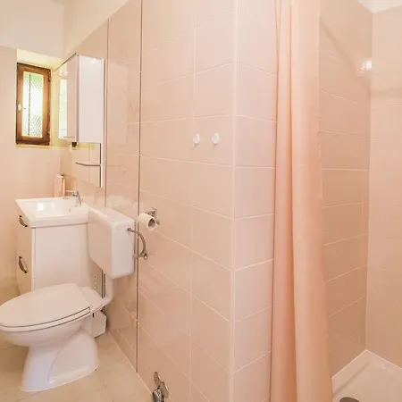 Apartment Ana 1 *