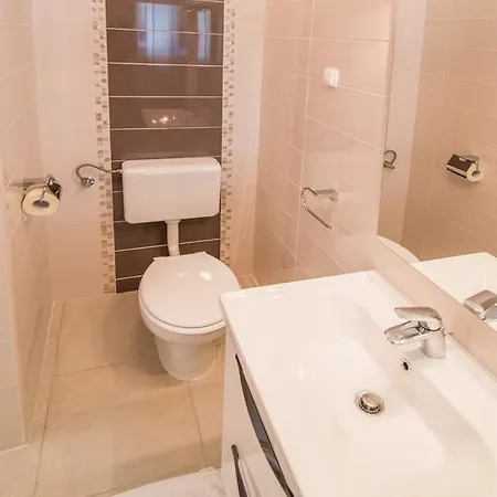 Ana 1 Apartment *