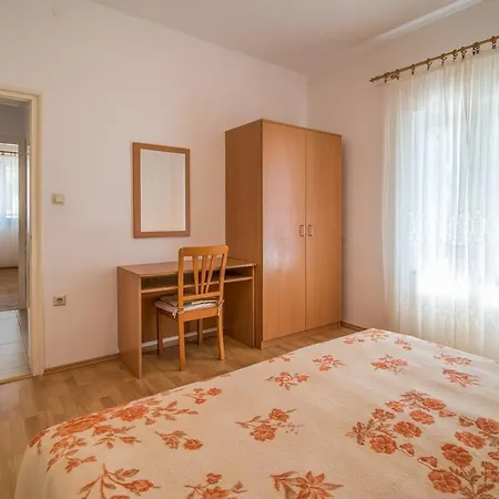 Ana 1 Apartment *